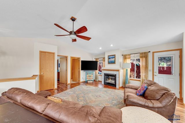 7802 OKPEALUK, Rapid City, SD 57702