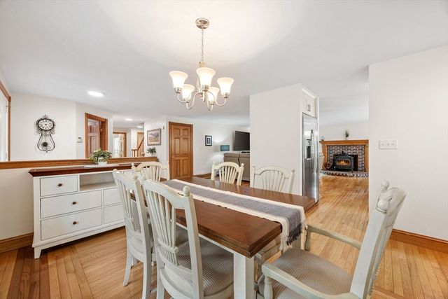 83 Micajah Pond Rd, Plymouth, MA 02360