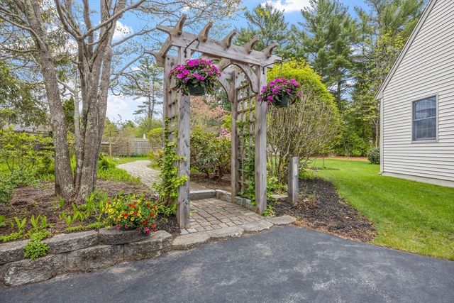 83 Micajah Pond Rd, Plymouth, MA 02360