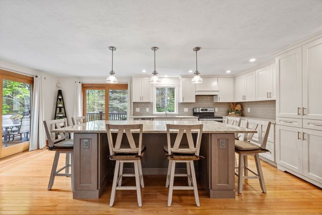 83 Micajah Pond Rd, Plymouth, MA 02360