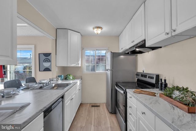 15 EFLAND LN, Willingboro, NJ 08046