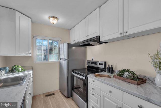 15 EFLAND LN, Willingboro, NJ 08046