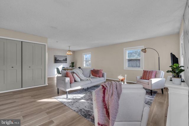 15 EFLAND LN, Willingboro, NJ 08046