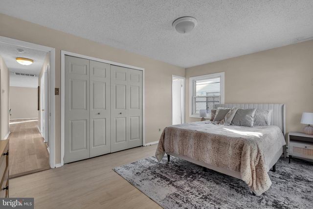 15 EFLAND LN, Willingboro, NJ 08046