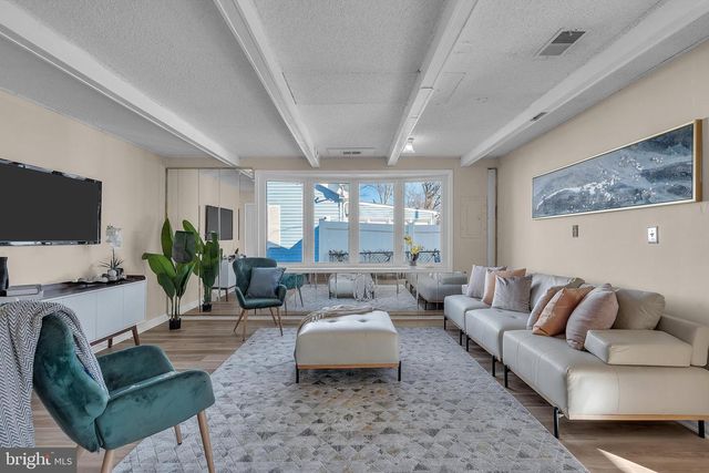 15 EFLAND LN, Willingboro, NJ 08046