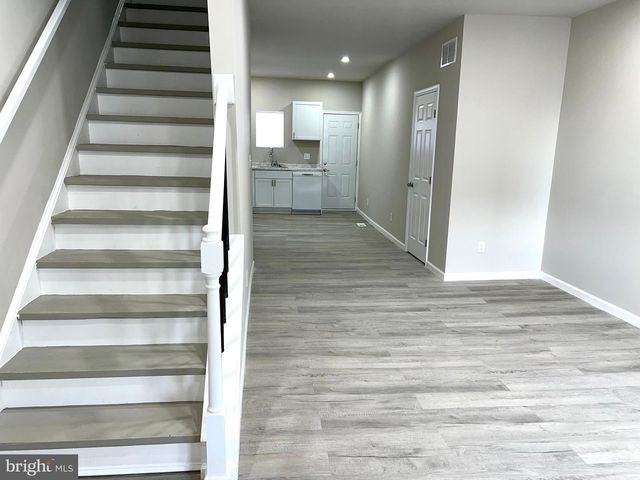 2203 N PINE ST, Wilmington, DE 19802