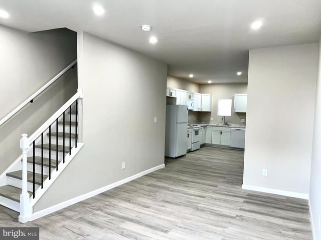 2203 N PINE ST, Wilmington, DE 19802