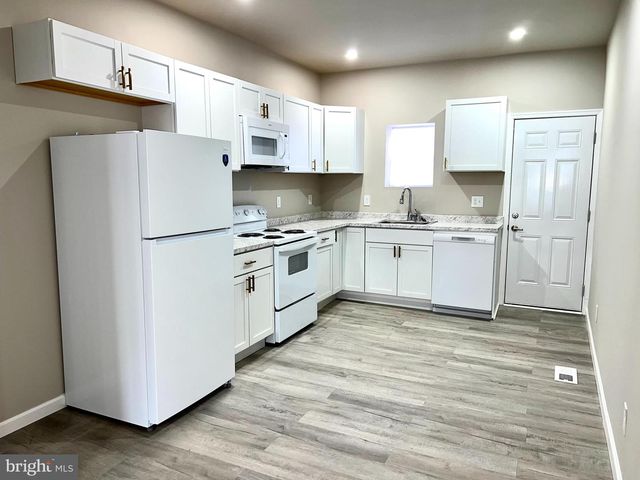 2203 N PINE ST, Wilmington, DE 19802