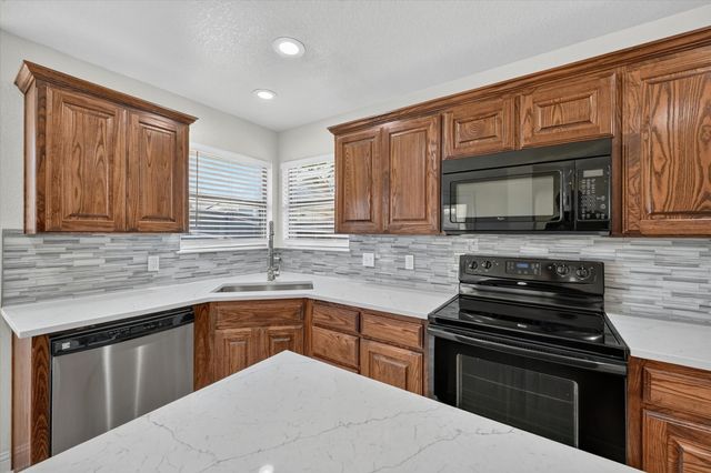 431 Nutmeg, Burleson, TX 76028