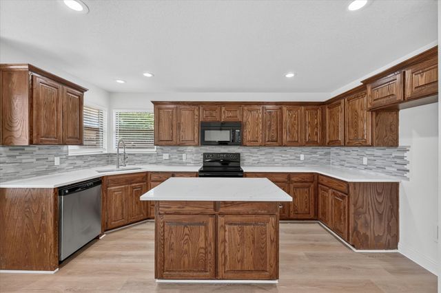 431 Nutmeg, Burleson, TX 76028