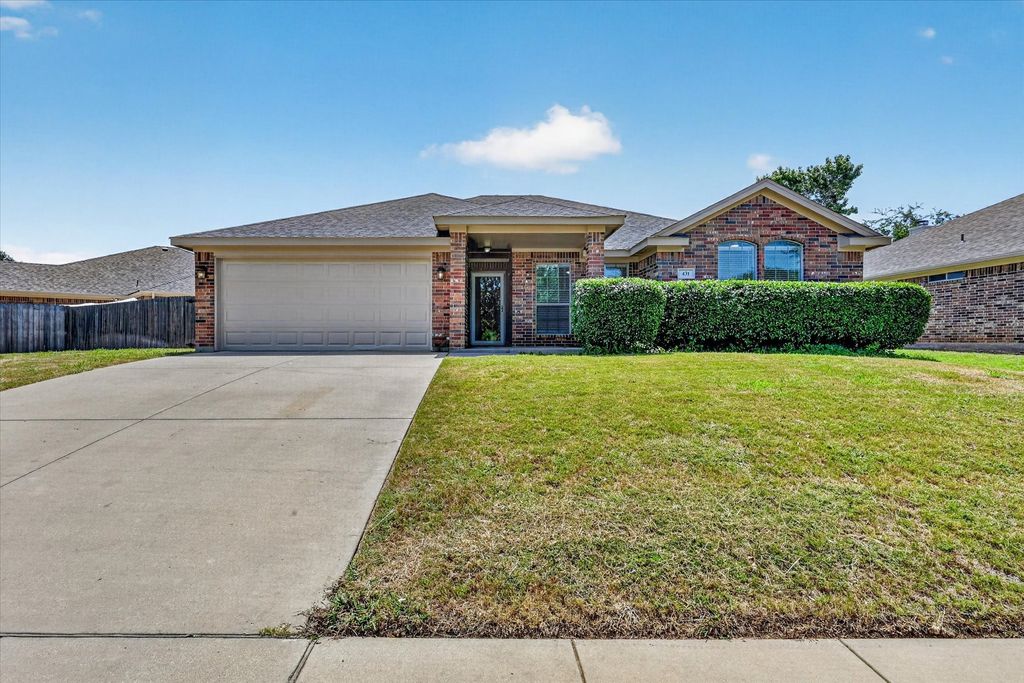 431 Nutmeg, Burleson, TX 76028
