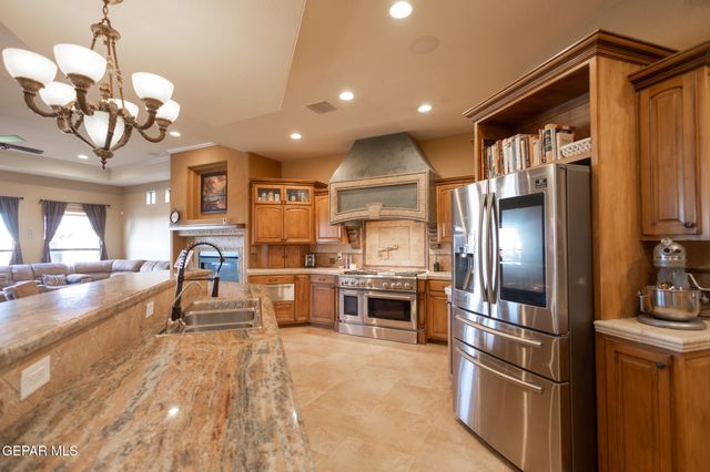 1119 CALLE PARQUE Drive, El Paso, TX 79912