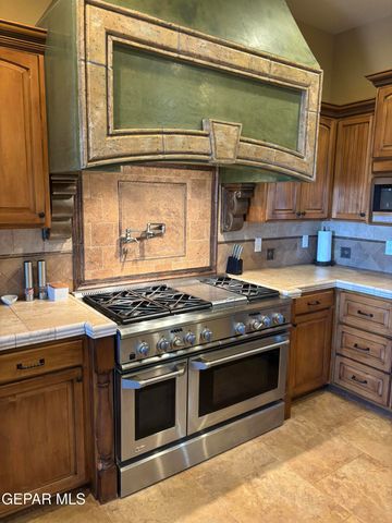 1119 CALLE PARQUE Drive, El Paso, TX 79912