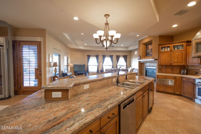 1119 CALLE PARQUE Drive, El Paso, TX 79912