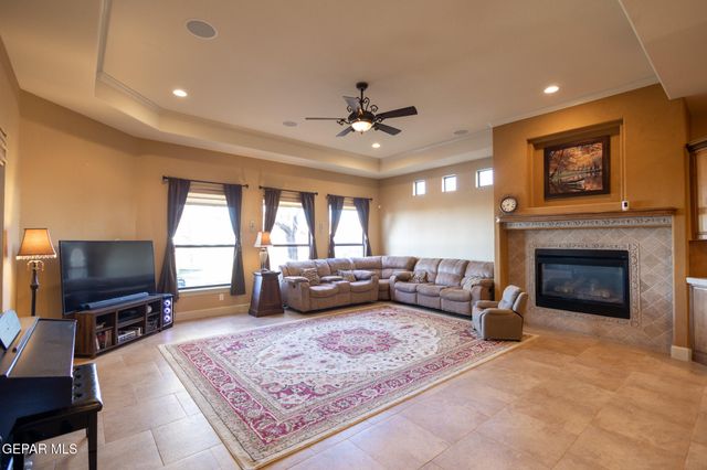 1119 CALLE PARQUE Drive, El Paso, TX 79912