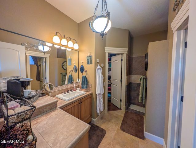 1119 CALLE PARQUE Drive, El Paso, TX 79912