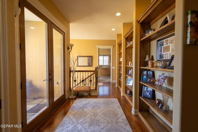 1119 CALLE PARQUE Drive, El Paso, TX 79912