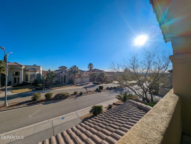 1119 CALLE PARQUE Drive, El Paso, TX 79912