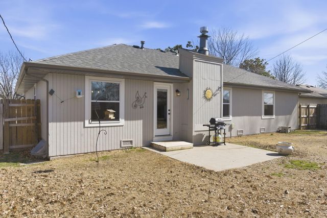 227 S Lulwood Avenue, Springfield, MO 65802