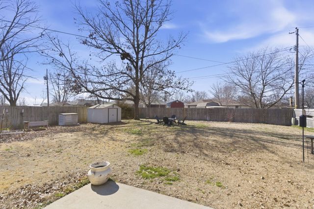 227 S Lulwood Avenue, Springfield, MO 65802