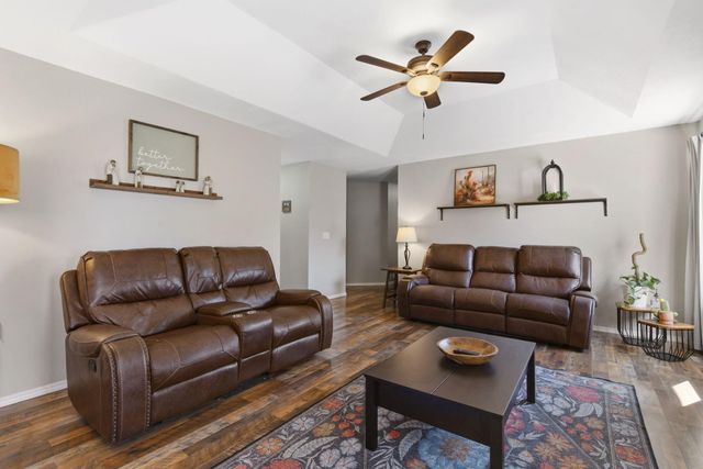 227 S Lulwood Avenue, Springfield, MO 65802