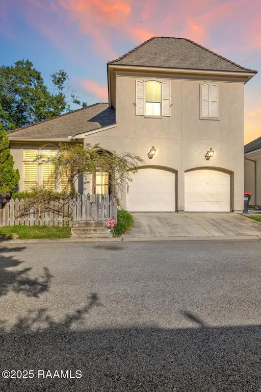 207 Edgehill Circle, Lafayette, LA 70508