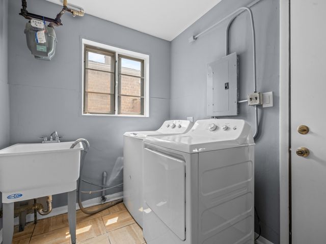 9546 S Emerald Avenue, Chicago, IL 60628