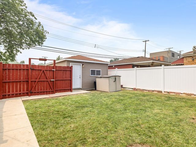 9546 S Emerald Avenue, Chicago, IL 60628