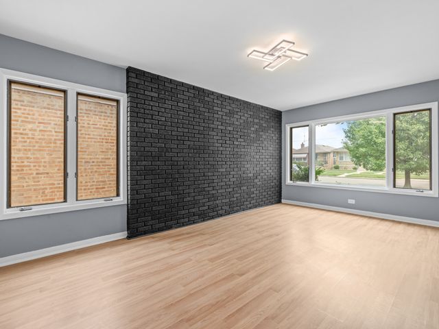 9546 S Emerald Avenue, Chicago, IL 60628