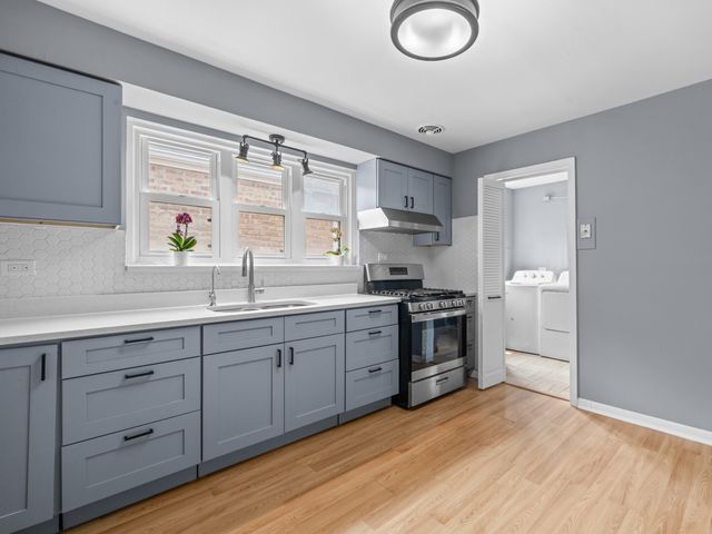 9546 S Emerald Avenue, Chicago, IL 60628