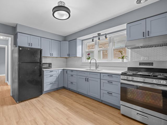 9546 S Emerald Avenue, Chicago, IL 60628