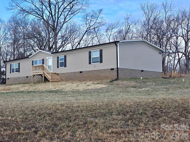 44 Howard Norton Drive, Hiddenite, NC 28636