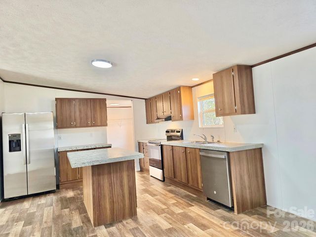 44 Howard Norton Drive, Hiddenite, NC 28636