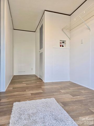 44 Howard Norton Drive, Hiddenite, NC 28636