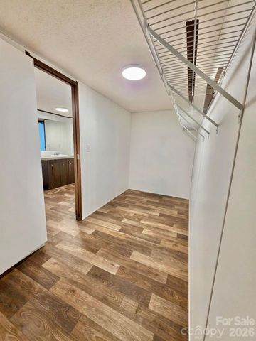 44 Howard Norton Drive, Hiddenite, NC 28636