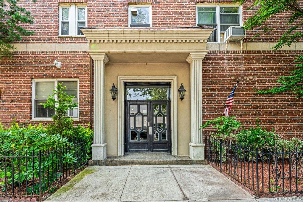 111-45 76 Avenue 62B, Forest Hills, NY 11375 — photo 2