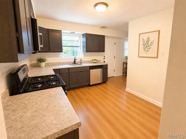 6949 Melrose Ave. Avenue, University City, MO 63130