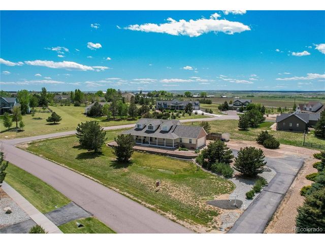 895 Antelope Dr W, Bennett, CO 80102
