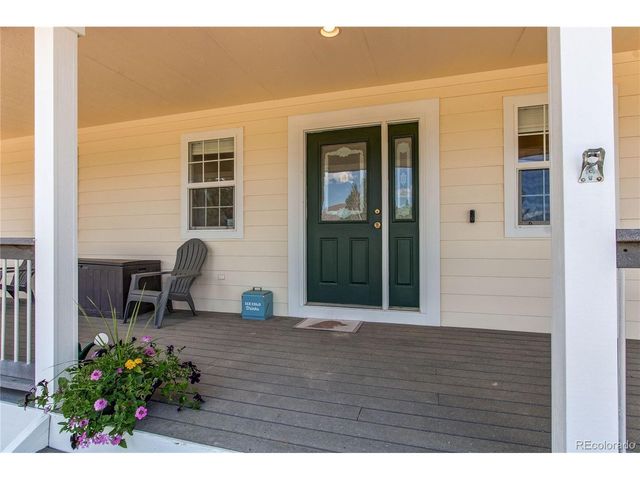 895 Antelope Dr W, Bennett, CO 80102