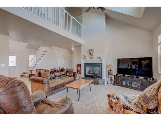 895 Antelope Dr W, Bennett, CO 80102