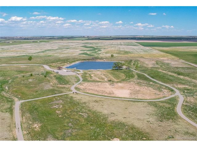 895 Antelope Dr W, Bennett, CO 80102