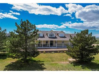 895 Antelope Dr W, Bennett, CO 80102