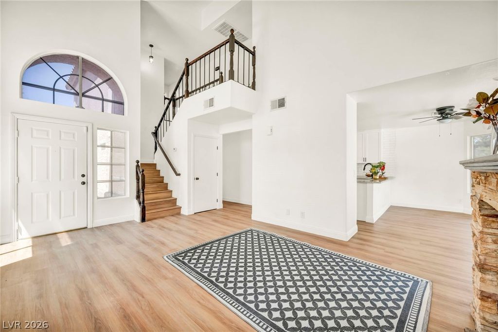 5322 Sandstone Drive, Las Vegas, NV 89142 — photo 2