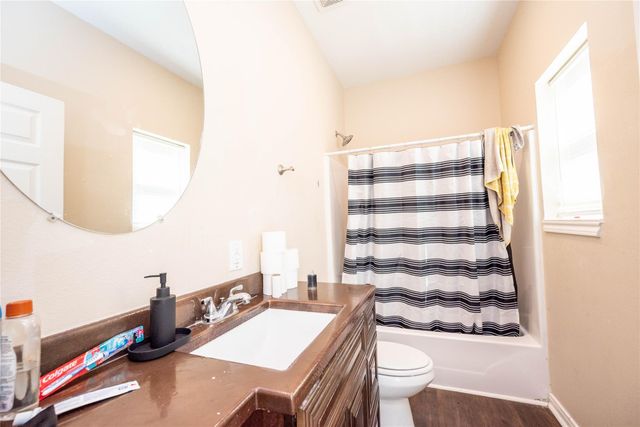 2113 Sealy Street, Galveston, TX 77550