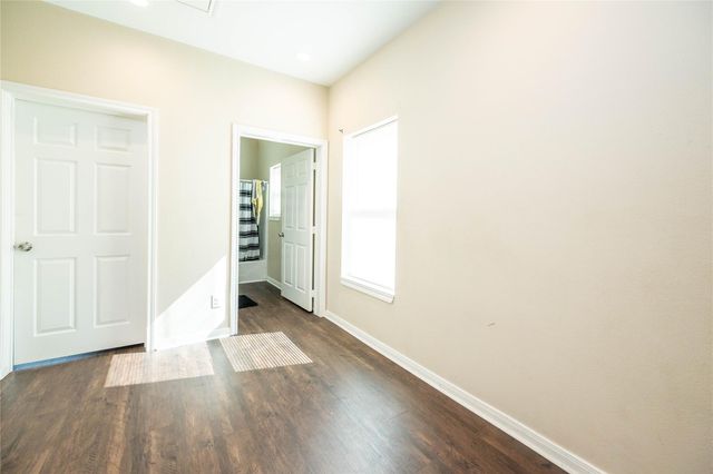 2113 Sealy Street, Galveston, TX 77550