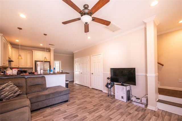 2113 Sealy Street, Galveston, TX 77550