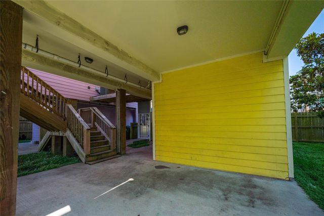 2113 Sealy Street, Galveston, TX 77550