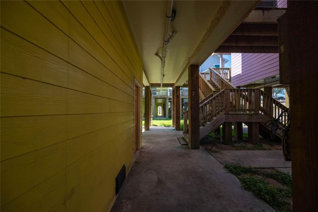 2113 Sealy Street, Galveston, TX 77550
