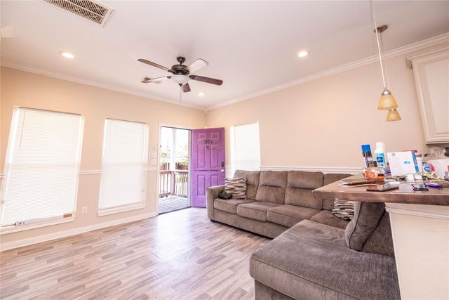 2113 Sealy Street, Galveston, TX 77550