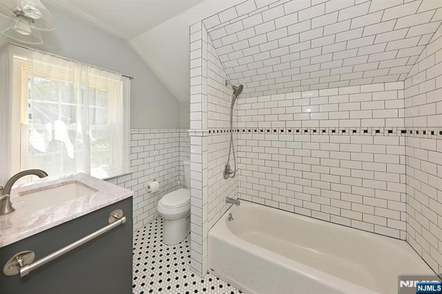 176 Park Avenue, Allendale, NJ 07401